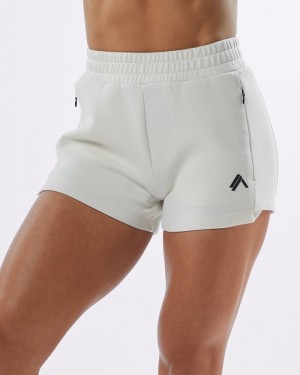Alphalete ELMTS Ginnastica 3.5" Donna Pantaloncini Crema | 84YVGRATN