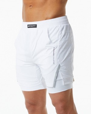Alphalete Infinity Speed 5.5" Uomo Pantaloncini Bianche | 29CSWGJVA