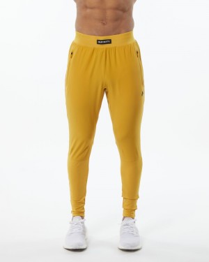 Alphalete Infinity Tech Uomo Pantaloni Jogger Gialle | 27YNWCTXO
