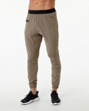 Alphalete Studio Uomo Pantaloni Jogger Beige | 65YTBDXGA