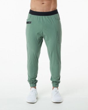 Alphalete Studio Uomo Pantaloni Jogger Verde Oliva Verdi | 36WXIQVYA