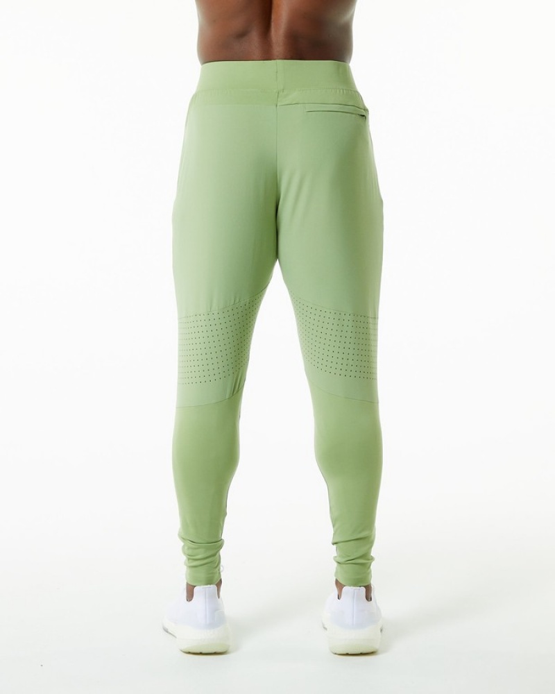 Alphalete Infinity Tech Uomo Pantaloni Jogger Verdi | 20HYKCPOE